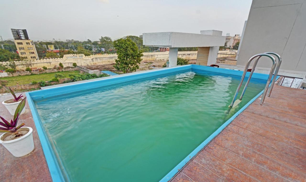 Tripli Hotels Le Shelton Udaipur Extérieur photo