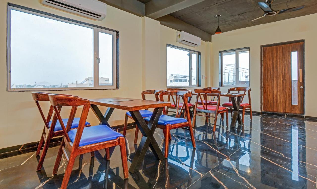Tripli Hotels Le Shelton Udaipur Extérieur photo