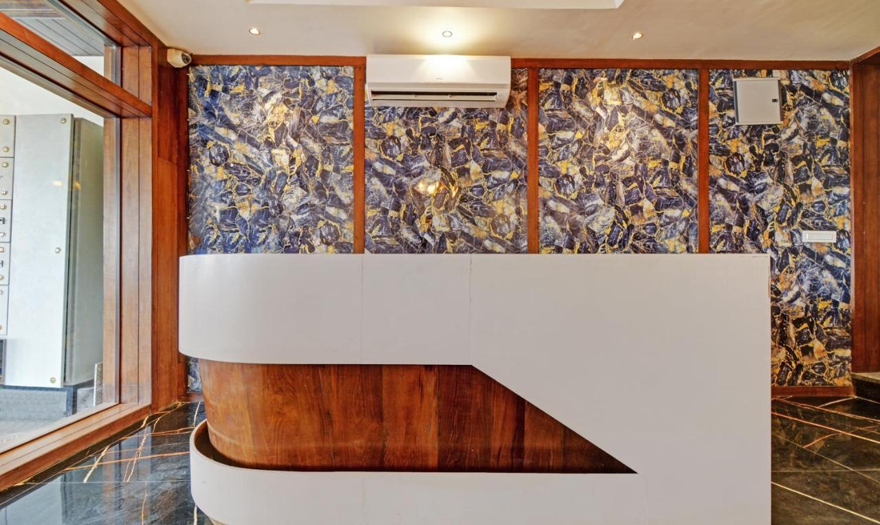 Tripli Hotels Le Shelton Udaipur Extérieur photo