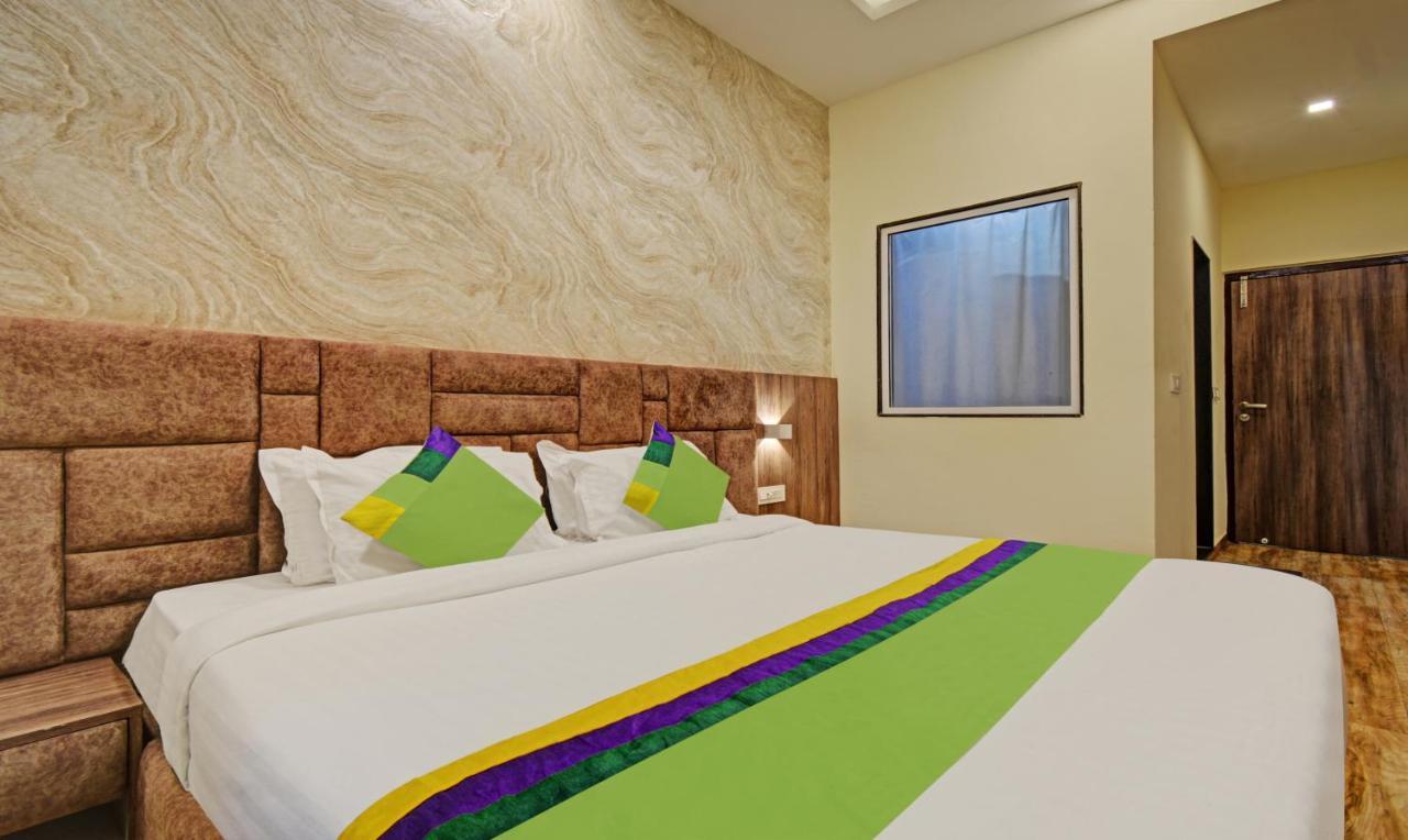 Tripli Hotels Le Shelton Udaipur Extérieur photo