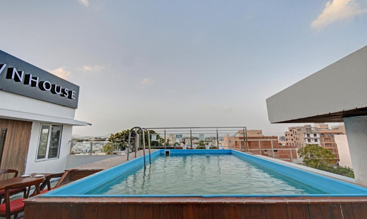 Tripli Hotels Le Shelton Udaipur Extérieur photo